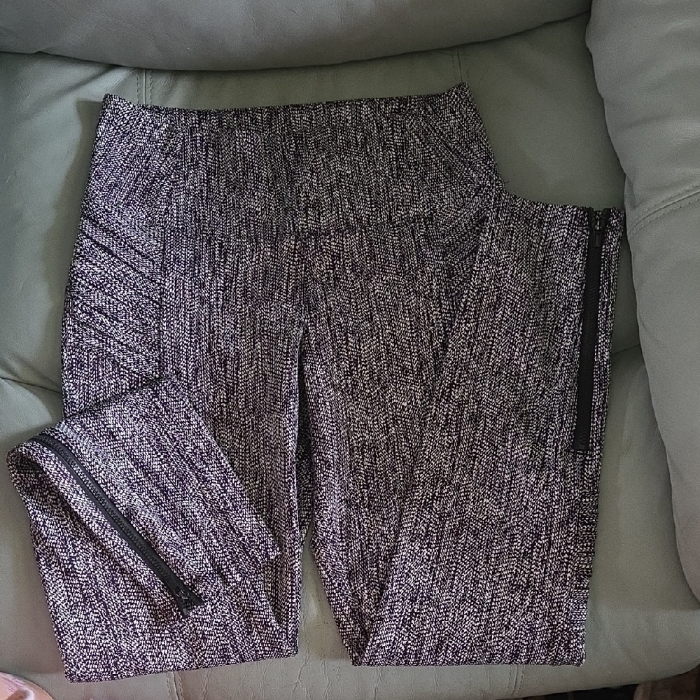 Athleta Black and White Leggings Stretchy Knit